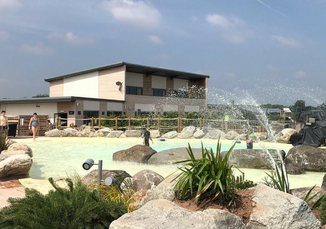 Love2Stay Glamping Resort Shrewsbury Ngoại thất bức ảnh